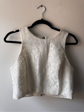 Backstage Women's White Lace Sleeveless Crop Top